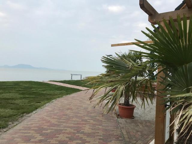 Nyaralo Balatonmariafuerdo Villa Bagian luar foto